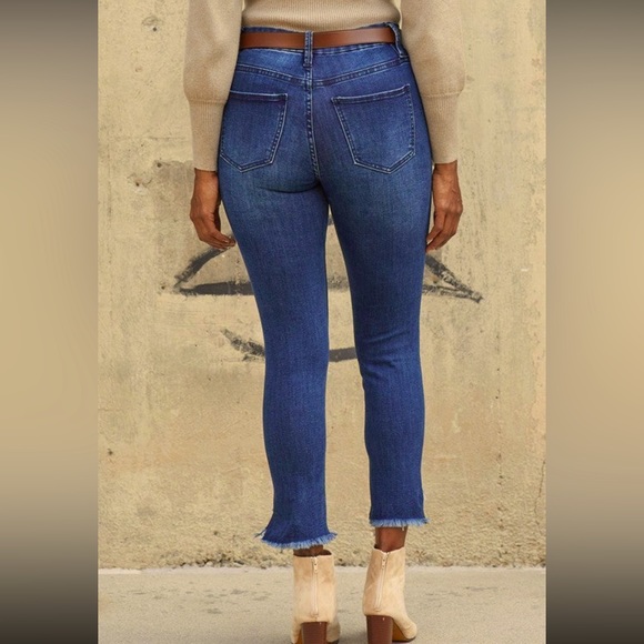 Curvy High Rise Ankle Jeans - Picture 3 of 8